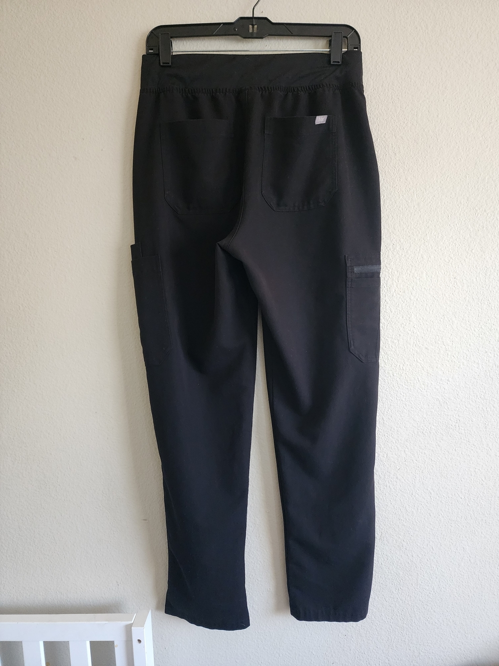 Figs Men's Black Cargo Scrub Pants